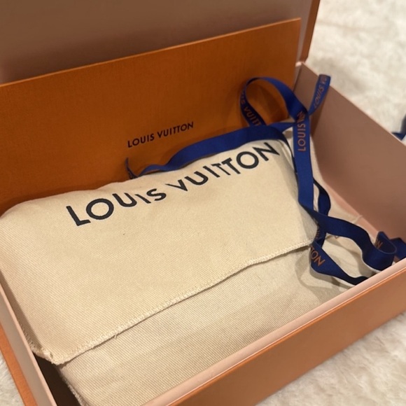 💯%  Authentic Louis Vuitton Félicie Strap & Go✨ - Picture 13 of 14